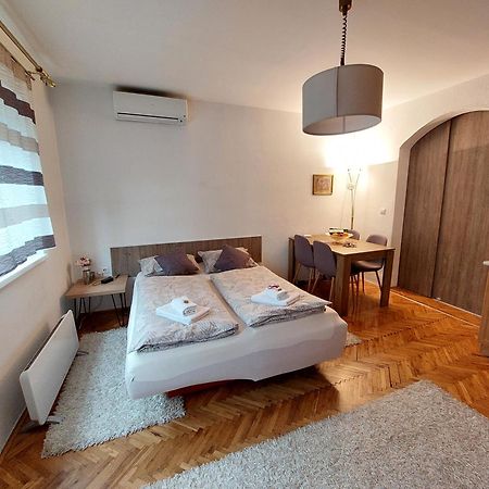 Mb Deluxe Apartment Visoko Esterno foto