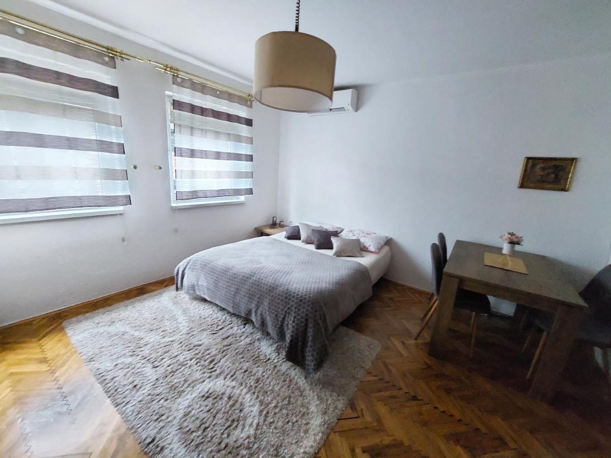 Mb Deluxe Apartment Visoko Esterno foto