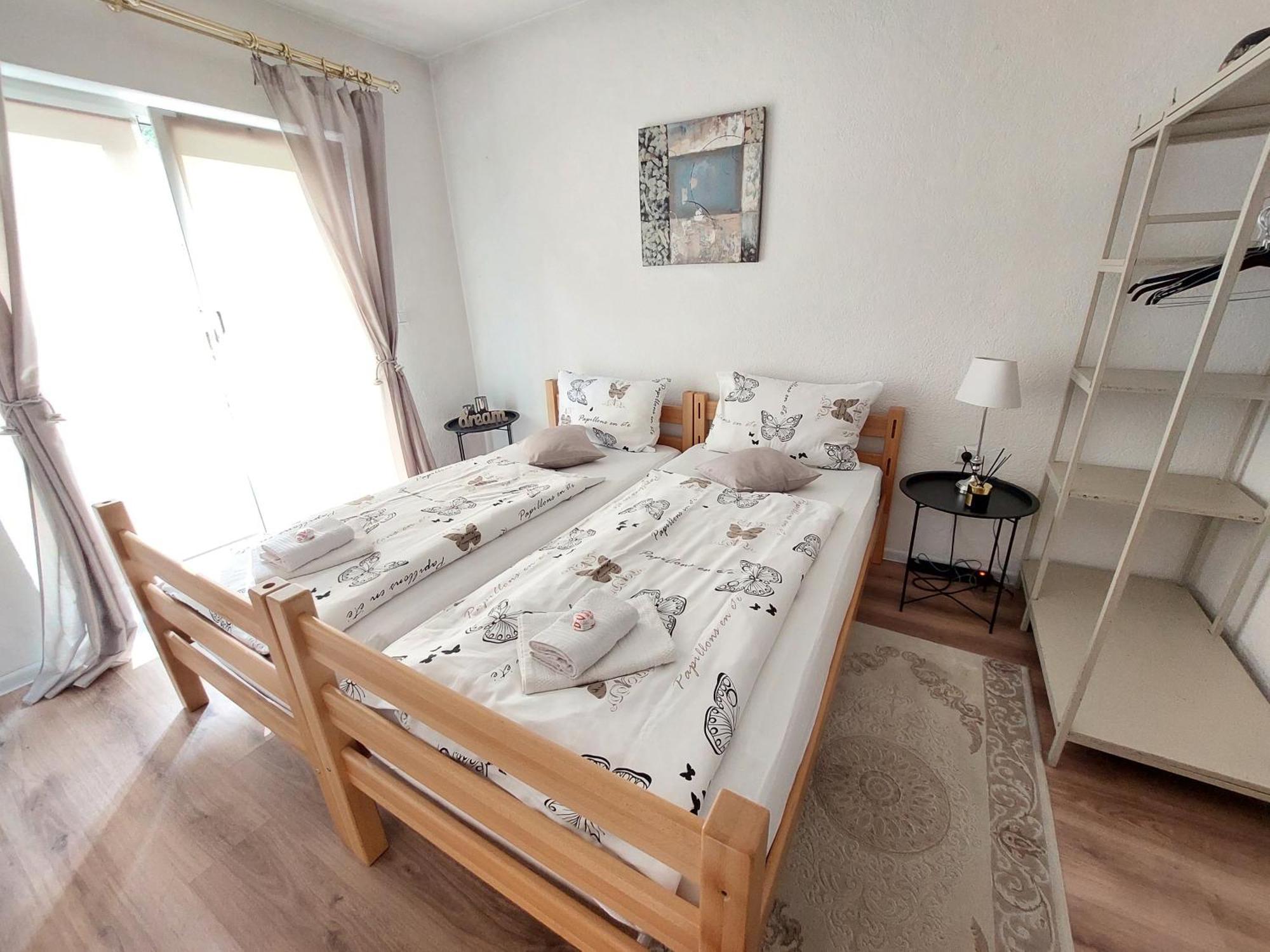 Mb Deluxe Apartment Visoko Esterno foto